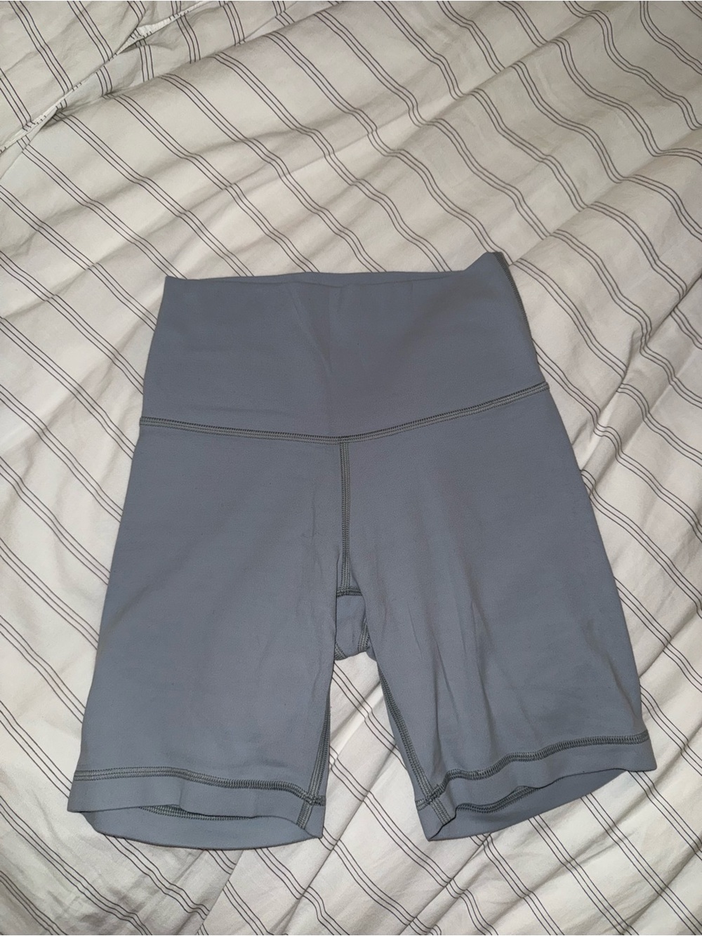 Aritzia TNA atmosphere 7 inch shorts